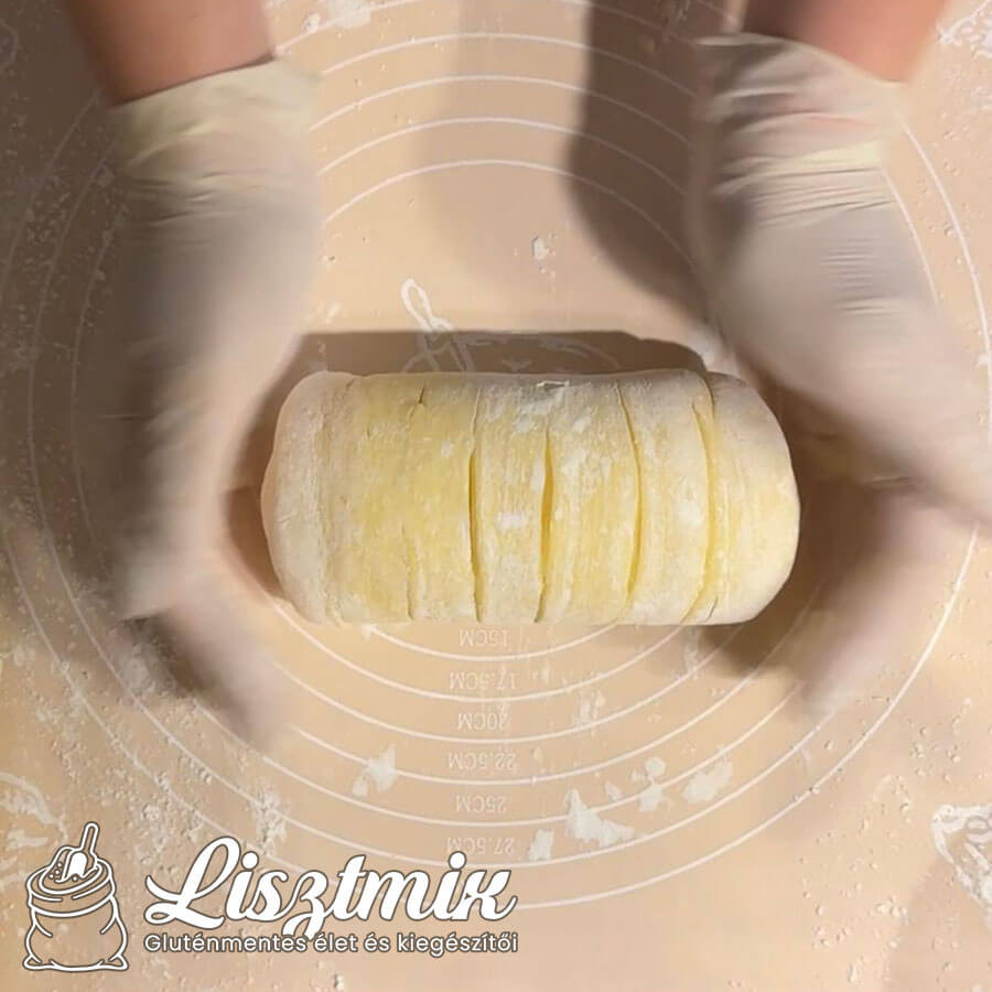 Croissant Loaf - szeletelhatő, réteges vajas kenyér, amely gluténmentes - LisztMIX LEVELES MIX