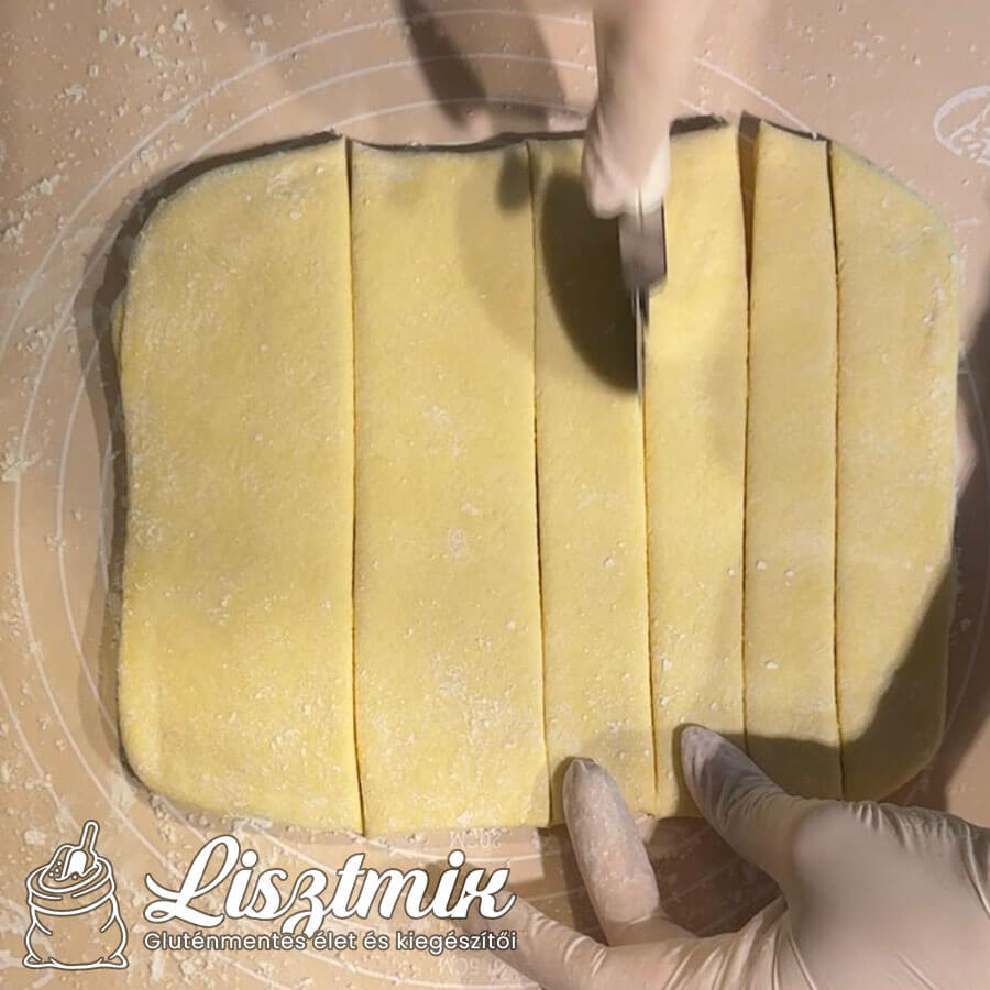 Croissant Loaf - szeletelhatő, réteges vajas kenyér, amely gluténmentes, tejmentes, kukoricamentes, tojásmentes és vegán