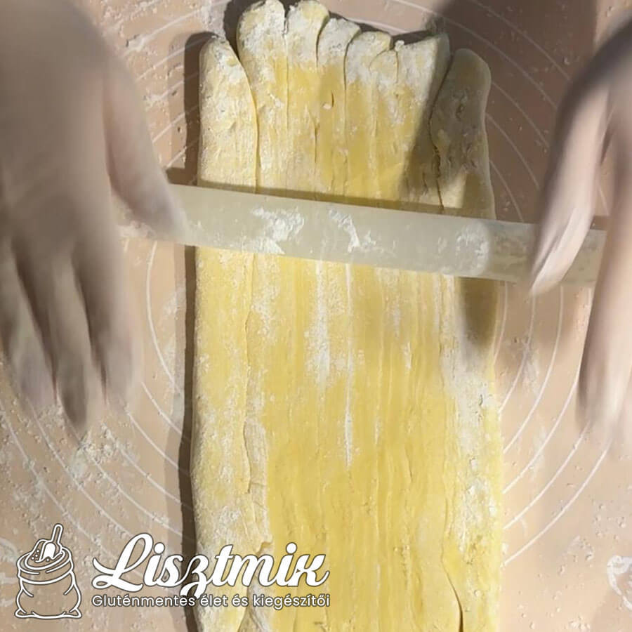 Croissant Loaf - szeletelhatő, réteges vajas kenyér, amely gluténmentes, tejmentes, kukoricamentes, tojásmentes és vegán - LEVELES MIX