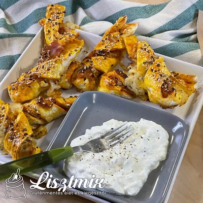 Gluténmentes baconös-sajtos tekercs 